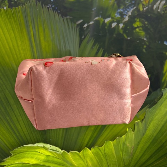 My Melody cosmetics bag - Picture 3 of 4